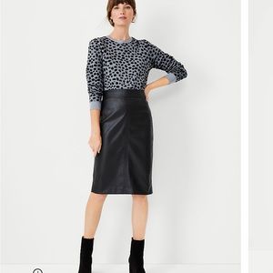 Ann Taylor Vegan Leather Seamed Pencil Skirt in Black - sz 14